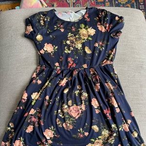 SUPER SOFT Navy Blue Floral Knee-Length Dress Size Large/XL (stretchy material)